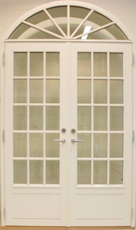 balkongd%C3%B8r%20med%20buet%20overlys%20malt