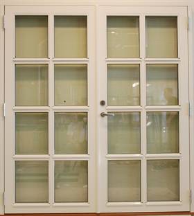 hovedd%C3%B8r%20210%20Gjennomg%C3%A5ende%20sprosser%202x4%20ruter%20malt