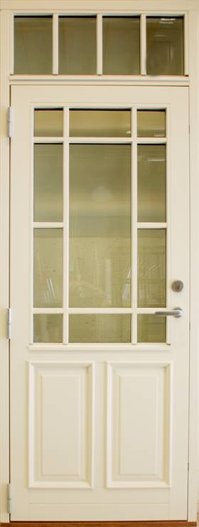 hovedd%C3%B8r%20220G%20med%20overlys%20og%20p%C3%A5limte%20sprosser%20malt