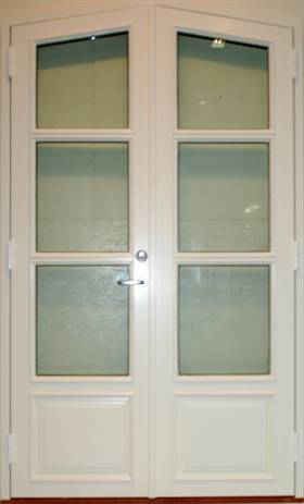 hovedd%C3%B8r%20224D%201x3%20ruter%20med%20skr%C3%A5%20topp%20malt