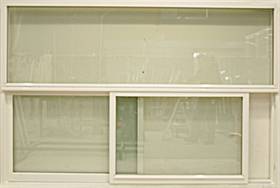 utvendig%20skyveluke%20med%20overlys%20malt