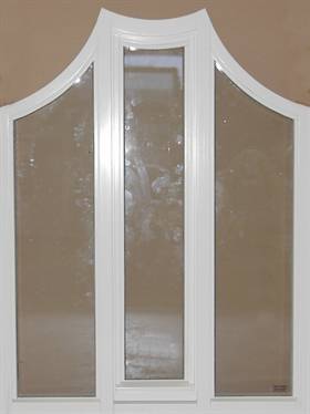 buevindu%203-fags%20med%20lukkeramme%20i%20midtre%20felt%20innadsl%C3%A5ende