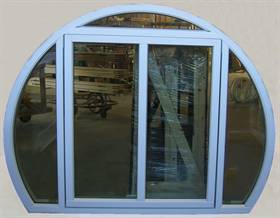 buevindu%205-fags%20med%20enkelt%20lukkeramme%20i%20midtre%20felt%20utadsl%C3%A5ende