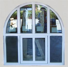 buevindu%208-fags%20med%20enkelt%20glidehengslet%20ramme%20nede%20i%20midten%20utadsl%C3%A5ende