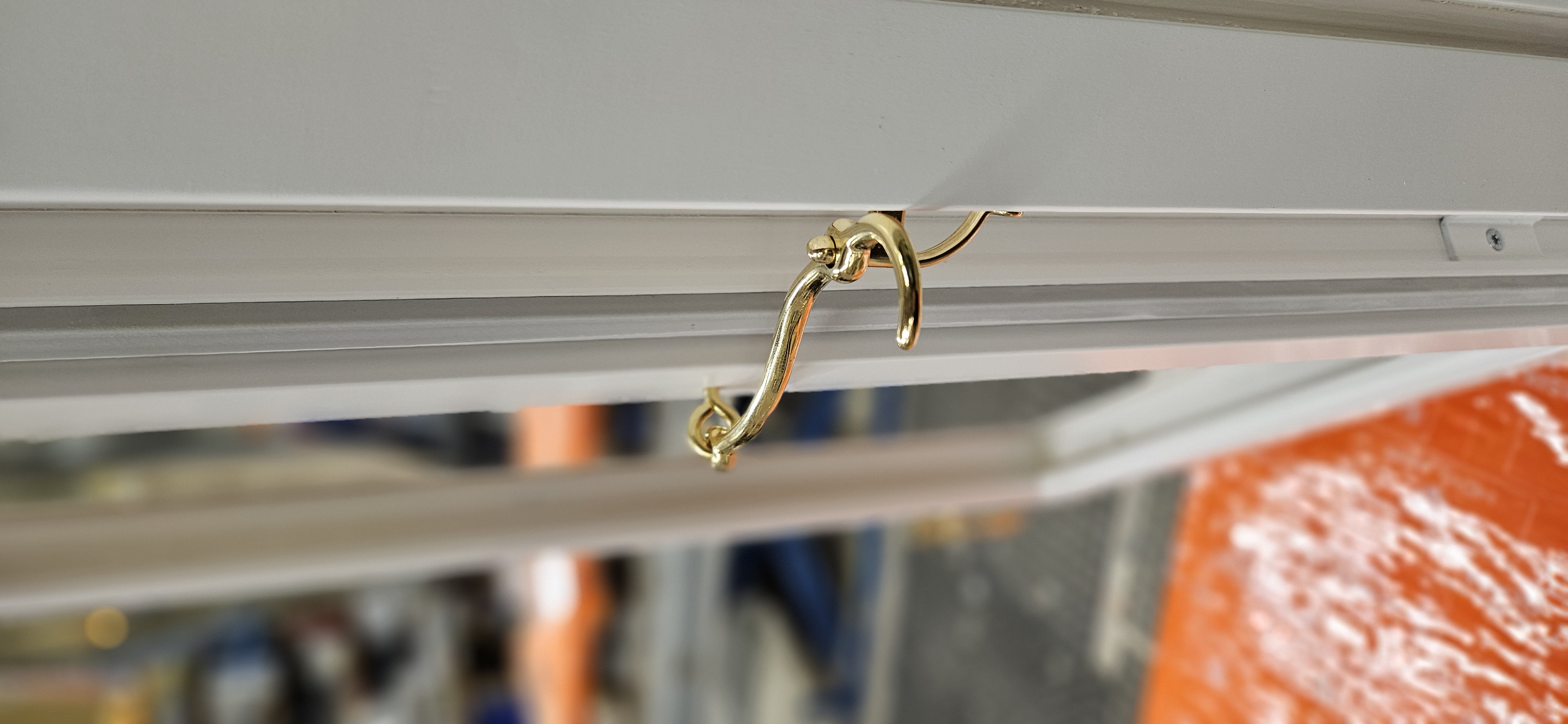 Buet%20stormkrok%20messing%20detalje